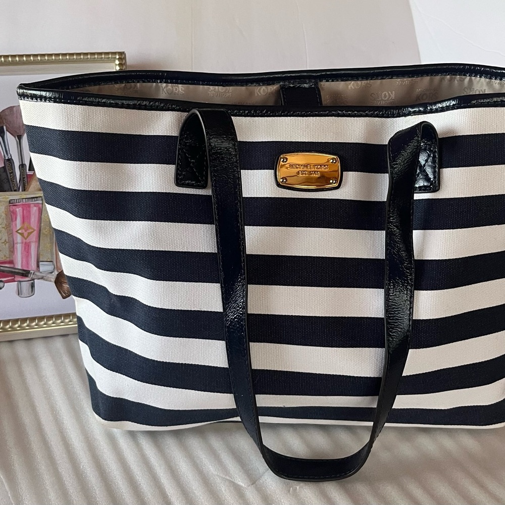 SOLD Michael Kors Jet set Travel Stripe Tote Bag Michael Kors Summer Tote bags